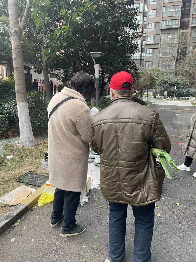 【2天增305例确诊:西安疫情何以至此/西安疫情到底有多严重】
