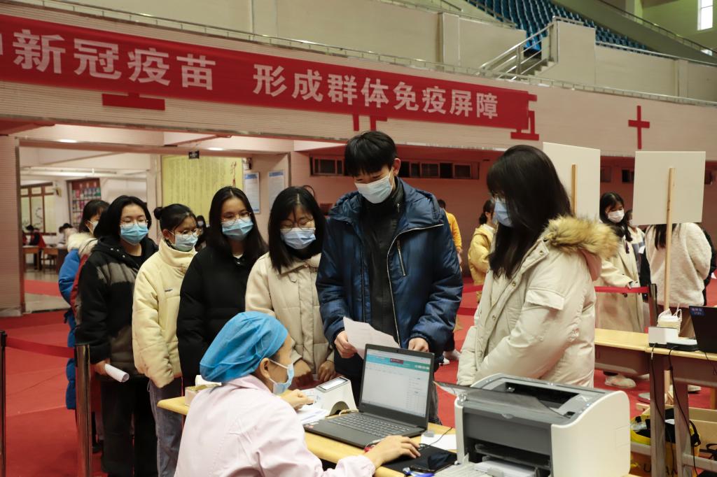 “石家庄新增1例确诊系学生	” 石家庄新冠确诊师生32人涉至少16家学校？-第2张图片